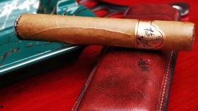 国产雪茄拆箱养护视频,视频教程带你领略雪茄之美